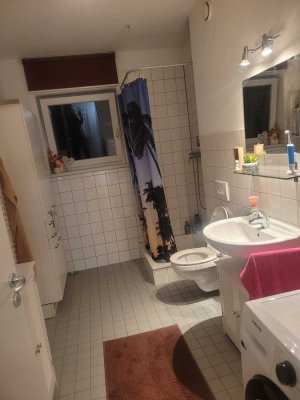 Helle 3-Zimmer Maisonette-Wohnung im 3. OG mit Balkon in Köln-Niehl