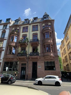 Schicke 2-Zimmer Wohnung im 3. OG mit Balkon in Frankfurt-Bahnhofsviertel