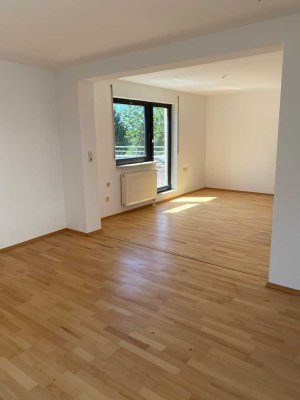 3 Zimmer ERDGESCHOSS - Wohnung mit Terrasse in einem 2-Familienwohnhaus in Otzberg / LENGFELD
