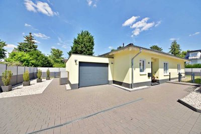 Moderner Bungalow mit Garage – Traumhaftes Wohnen auf einer Ebene