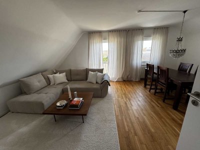 Möblierte 2,5-Zimmer Wohnung + separates Büro zur Zwischenmiete (3-6 Monate mit Verlängerungsoption)