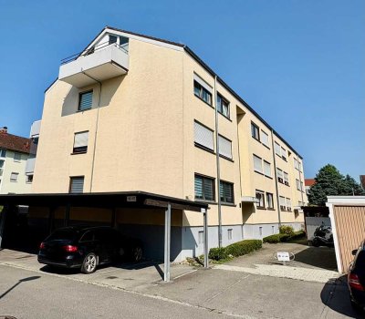Gepflegte 3 Zimmer Wohnung in zentraler Lage mit einer Einzelgarage