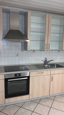 Freundliche 2-Zimmer-Dachgeschosswohnung mit gehobener Innenausstattung mit EBK in Engelskirchen