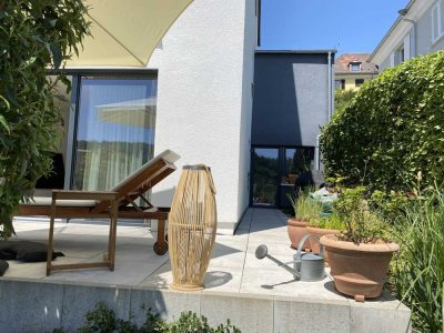 NEUER PREIS: 2,5-Zimmer-Wohnung in bester Halbhöhenlage - 40 qm Terrasse und Süd-Ost-Ausrichtung