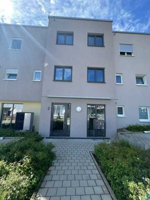 Neuwertige 2 ZKB-Wohnung in ruhiger Lage