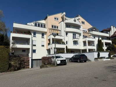 Moderne 3,5-Zimmer-Wohnung mit Balkon und Aufzug