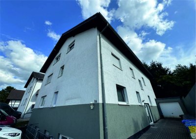 Kall: Wohnung - Loggia - Sonne, Parkettböden und Stellplatz