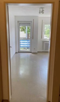 Einzimmerwohnung mit kleinem Balkon