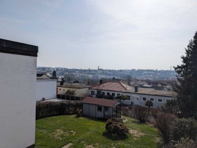 Geräumiges Reihenhaus mit 10 Zimmern und Garage in Passau-Hacklberg