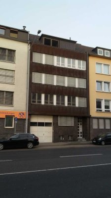 Schöne, helle, grundrenovierte Dachgeschosswohnung Nähe Ponttor
