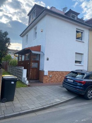 Provisionsfrei Großes und saniertes 5-Zimmer-Haus in Offenbach