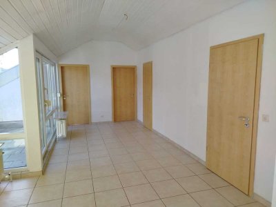 Helle und freundliche 3-Zimmer-Wohnung mit Dachterrasse in Warmbronn