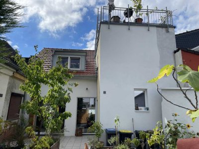 Exklusives Haus in Köln-Niehl – Wohnen direkt am Rhein mit Garten & Dachterrasse