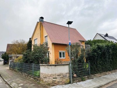 Platz für Familie, Gäste oder Homeoffice – Haus mit separatem Apartment