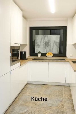 Helle 2-Zimmer-Wohnung, Einbauküche,Aufzug und sonnigem Balkon - zentral gelegen und barrierearm