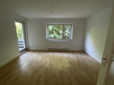 Platz für die Familie! 4 Zimmer Wohnung Am Anger frei!