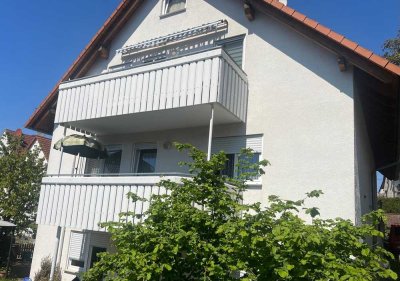 Schöne, helle 3,5-Zimmer-Dachgeschosswohnung mit Balkon und Stellplatz in ruhiger Wohnlage