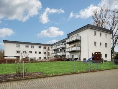 Vermietete 5-Zimmer-Wohnung mit 2 Garagen und Bootsanleger in Werder, nahe Havel