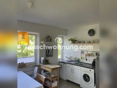 Tauschwohnung: Lichtdurchflutet 2-Zimmer Wohnung mit Dielenboden