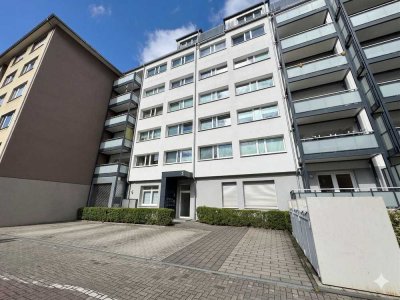 Bezugsfreie, renovierte 2-Zimmer-Hochparterrewohnung in bester Lage von Köln-Deutz