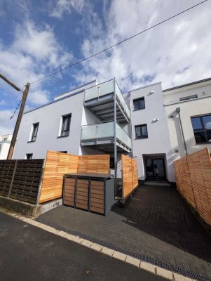 Erstbezug Effizienzhaus 40 – Hochwertige 2-Zimmer-Erdgeschoss-Wohnung + Terrasse/Loggia/Grünstreifen