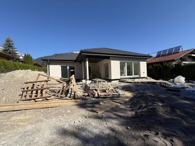 Erstbezug: Moderner Bungalow in naturnaher Lage von Obsteig