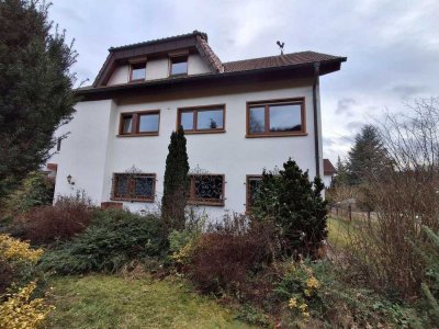 Helle 3-Zimmer-Dachgeschosswohnung (68 m²) mit großer Gartenmitbenutzung & EBK