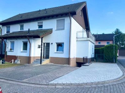 SCHÖNE DOPPELHAUSHÄLFTE IN GUTER LAGE VON BRUCHMÜHLBACH