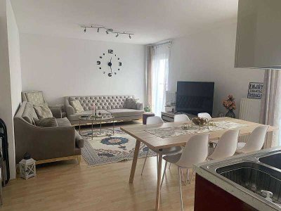 Freundliche und modernisierte 1,5-Raum-Wohnung mit Einbauküche in Gaggenau