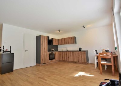 Wunderschöne neuwertige 2-Zimmer-EG-Wohnung mit Terrasse und Tiefgaragenstellplatz!