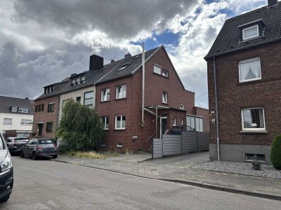 Reihenendhaus mit Pkw-Stellplatz in Mönchengladbach