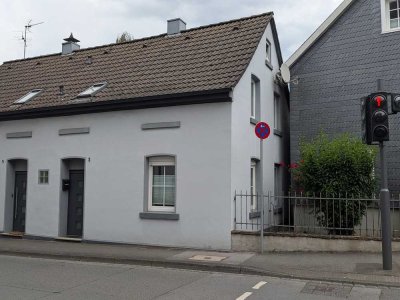 Haus im Haus - kleine Wohnung mit eigenem Eingang.