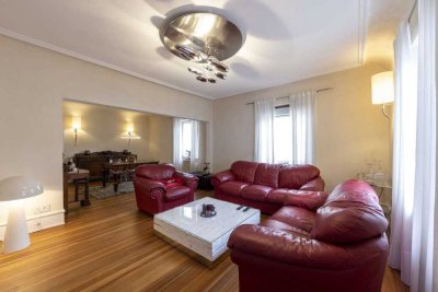 Mit viel Liebe zum Detail - hochwertige und zentralgelegene Wohnung auf 2 Etagen!