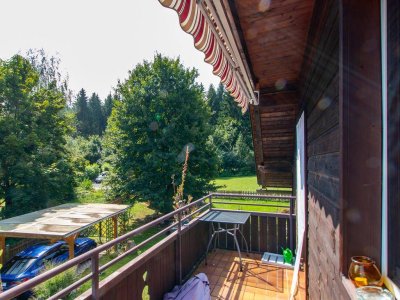 Feistritz im Rosental: Wohnung mit Balkon, voll möbliert und Gartenanteil im Ferienparadies