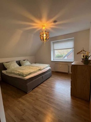 Freundliche 4,5-Zimmer-Maisonette-Wohnung mit geh. Innenausstattung mit Balkon und EBK in Isenbüttel