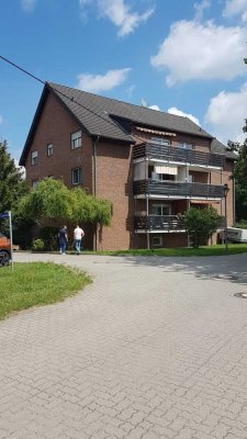 Preiswerte 3-Zimmer-Wohnung mit Balkon in Nedlitz