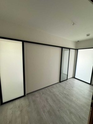 Helle renovierte 3-Zimmer Wohnung mit Balkon und komplett möblierter Küche in Gera-Lusan