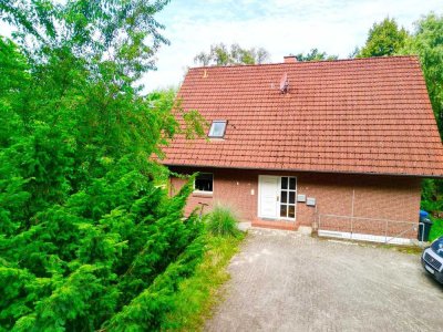 Fischerhude-Quelkh. // Neuwertiges Wohnhaus mit 2 WE u. großem Grund in gefragter ländlicher Umgebun