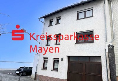 Wohnhaus m. Hof u. kleinem Garten in zentraler und ruhiger Wohnlage