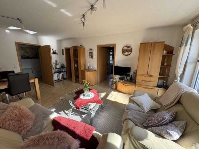 2,5 Zi Terrassenwohnung sehr gepflegt, mit Stellplatz!