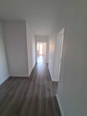 3 Zimmer-Whg mit Balkon, stilvoll renoviert, tolle Aussicht, Aufzug