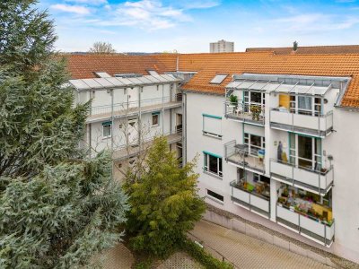 "Attraktive Kapitalanlage: Gut vermietete 2-Zi-Seniorenwohnung mit Balkon und TG-Platz in Weingarten