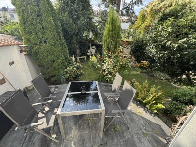 Schöne Altbau-Wohnung mit Garten!!