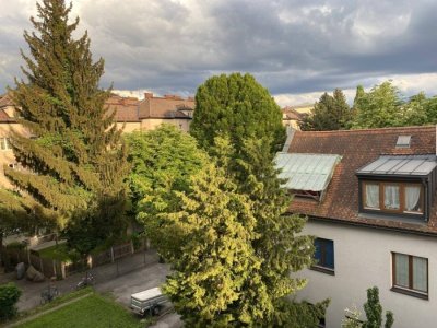 Saint-Julien-Str: Altbau - saniert -2 Zi - nähe Lichthaus!