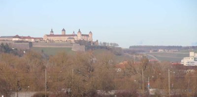 3-Zimmer-Penthouse-Wohnung mit Festungsblick, riesiger Terrasse und zus. Balkon in Würzburg
