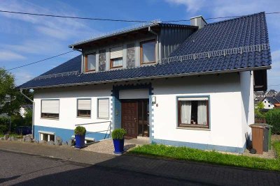Moderne Terrassenwohnung mit Garten und Kamin – barrierefrei & hochwertig ausgestattet