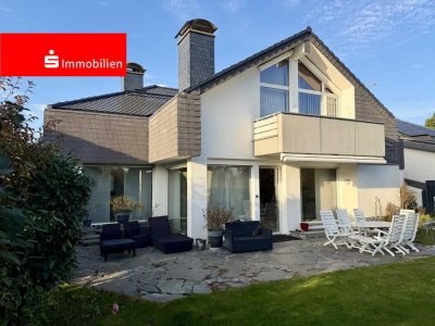 Freistehende Villa mit Doppelgarage in BEST-Lage von OF-Rumpenheim!