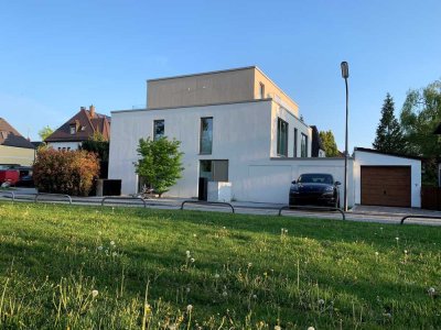 Exklusive Doppelhaushälfte in München-Hadern mit Garage *Direkt an der U6*