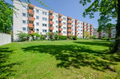 Nähe Fritz-Meyer-Weg: Gepflegte 3-Zimmer-Wohnung mit Sübalkon, in der obersten Etage