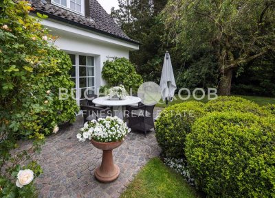 Absolute Rarität: Traumhaftes Familienhaus mit luxuriösem Grundstück in HH-Wellingsbüttel